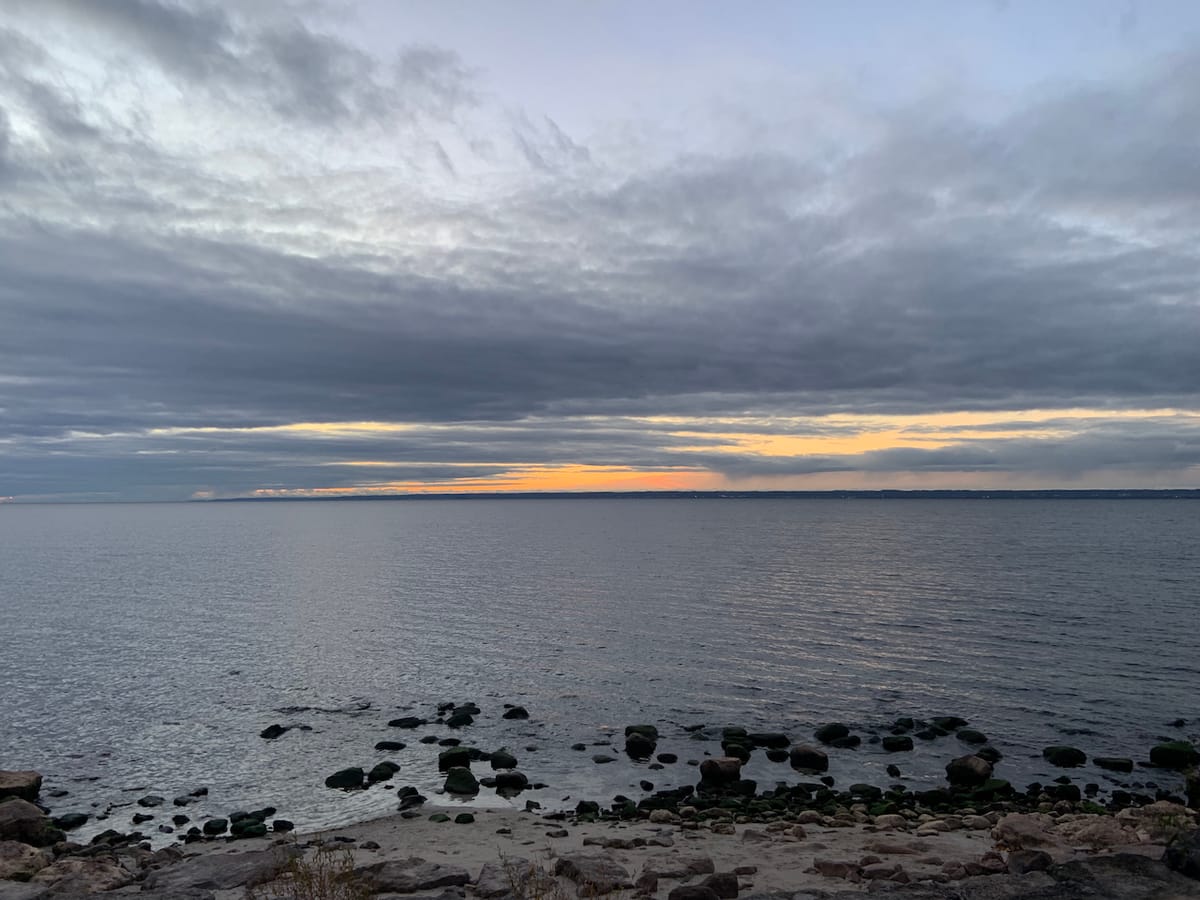 tales for dreamers: a crack in the horizon